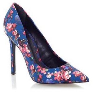 Schutz Gilberta Leather Floral Pump Size 9